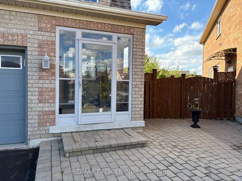 Photo 2 at 85 Meadow Oak Place, Pelmo Park W4, Toronto Photo 2 at 85 Meadow Oak Place, Pelmo Park W4, Toronto