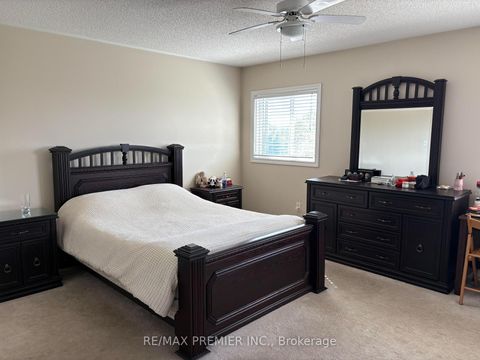Photo 8 at 85 Meadow Oak Place, Pelmo Park W4, Toronto