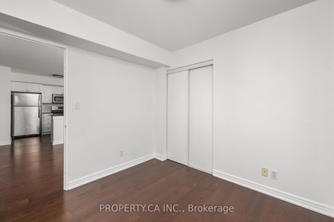 Photo 13 at 1114 - 1369 Bloor Street W, Dufferin Grove, Toronto