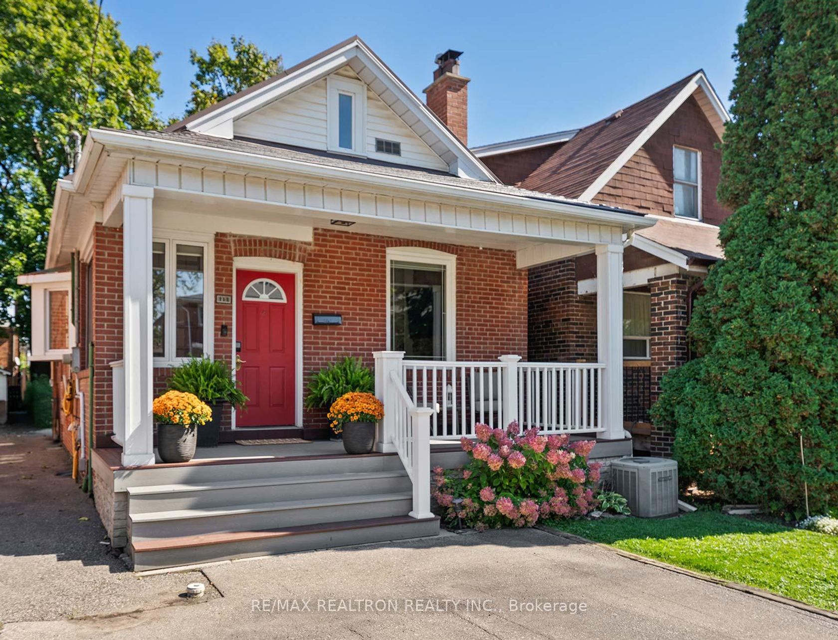 111 Fifth Street, New Toronto, Toronto 