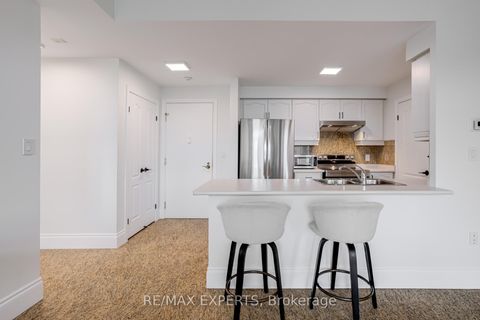 Photo 15 at 408 - 53 Woodbridge Avenue N, East Woodbridge, Vaughan