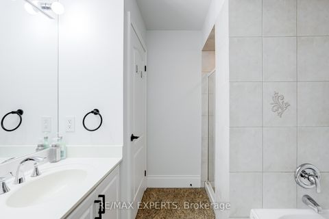 Photo 29 at 408 - 53 Woodbridge Avenue N, East Woodbridge, Vaughan