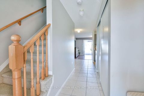 Photo 2 at 71 Goodwin Drive, Painswick South, Barrie