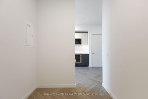 Photo 6 at 818 - 689 The Queensway Street, Queensway, Toronto