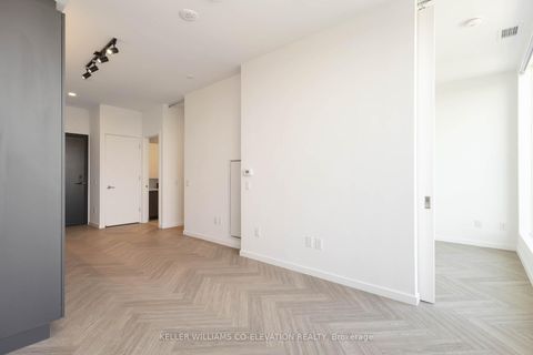 Photo 8 at 818 - 689 The Queensway Street, Queensway, Toronto