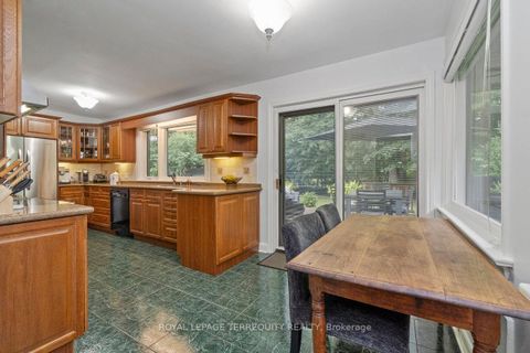 Photo 20 at 416 The Kingsway, Rosethorn, Toronto