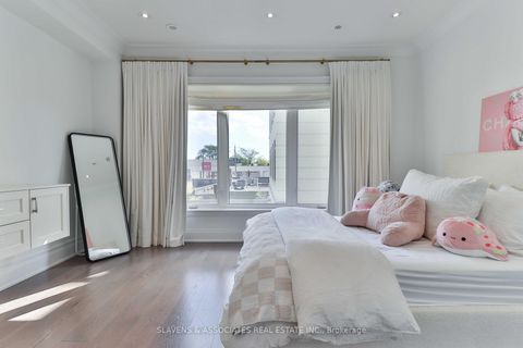 Photo 13 at 51B Burnaby Boulevard, Eglinton, Toronto