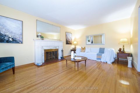 Photo 3 at 14 Farmington Crescent, Sullivan, Toronto Photo 3 at 14 Farmington Crescent, Sullivan, Toronto