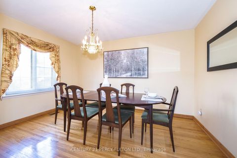 Photo 5 at 14 Farmington Crescent, Sullivan, Toronto Photo 5 at 14 Farmington Crescent, Sullivan, Toronto