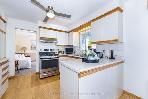 Photo 8 at 14 Farmington Crescent, Sullivan, Toronto Photo 8 at 14 Farmington Crescent, Sullivan, Toronto