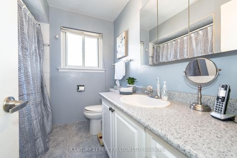 Photo 14 at 14 Farmington Crescent, Sullivan, Toronto Photo 14 at 14 Farmington Crescent, Sullivan, Toronto