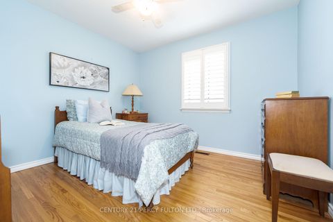Photo 15 at 14 Farmington Crescent, Sullivan, Toronto