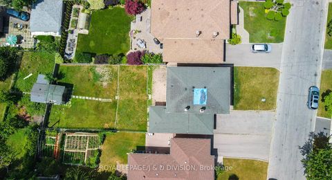 Photo 7 at 20 Macleod Street, Maple Leaf, Toronto