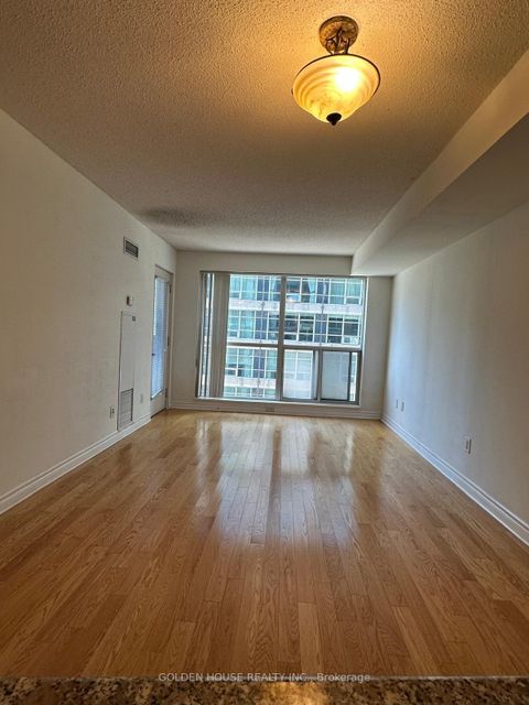 Photo 4 at 618 - 270 Wellington Street W, Waterfront Communities C1, Toronto