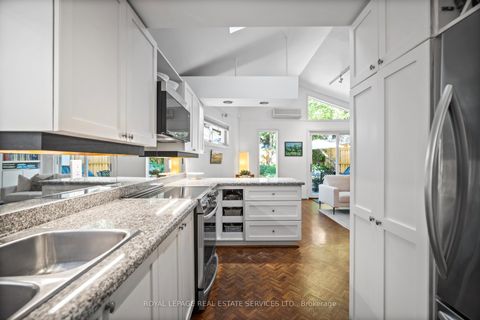 Photo 19 at 470 Roselawn Avenue, Lawrence Park South, Toronto