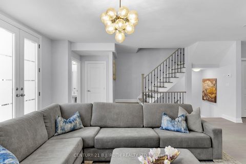Photo 11 at 23 - 260 Eagle Street, Central Newmarket, Newmarket