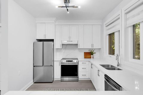 Photo 14 at 23 - 260 Eagle Street, Central Newmarket, Newmarket