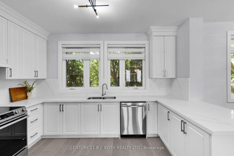 Photo 15 at 23 - 260 Eagle Street, Central Newmarket, Newmarket