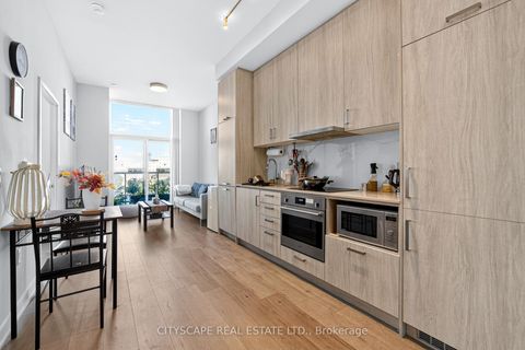 Photo 11 at 210 - 60 Honeycrisp Crescent, Vaughan Corporate Centre, Vaughan