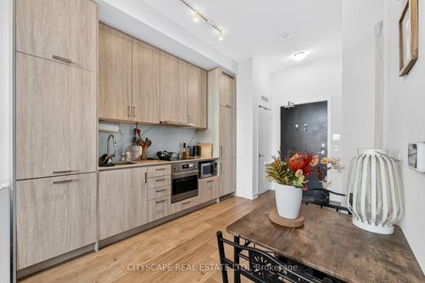 Photo 15 at 210 - 60 Honeycrisp Crescent, Vaughan Corporate Centre, Vaughan
