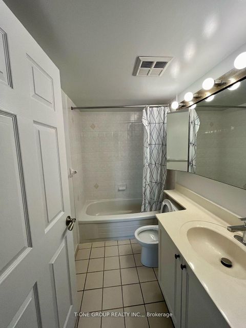 Photo 4 at 605 - 29 Pemberton Avenue, Newtonbrook East, Toronto