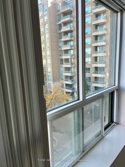 Photo 7 at 605 - 29 Pemberton Avenue, Newtonbrook East, Toronto