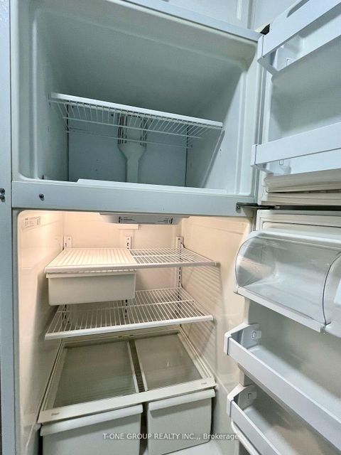 Photo 8 at 605 - 29 Pemberton Avenue, Newtonbrook East, Toronto