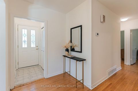 Photo 3 at 172 Brighton Avenue, Bathurst Manor, Toronto