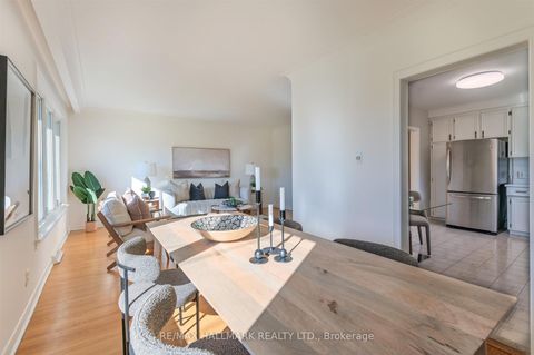 Photo 11 at 172 Brighton Avenue, Bathurst Manor, Toronto