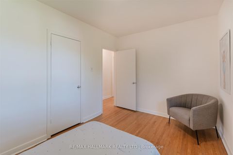 Photo 21 at 172 Brighton Avenue, Bathurst Manor, Toronto