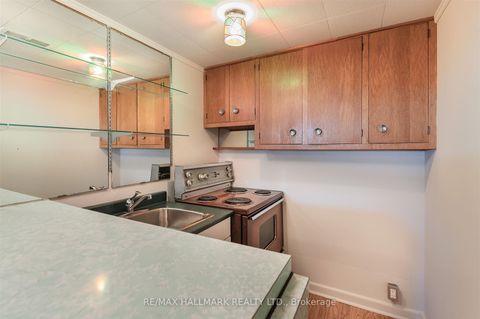 Photo 29 at 172 Brighton Avenue, Bathurst Manor, Toronto