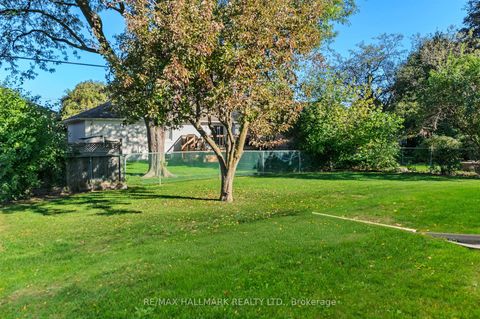 Photo 35 at 172 Brighton Avenue, Bathurst Manor, Toronto