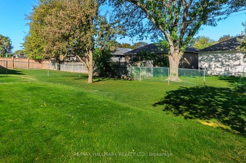 Photo 36 at 172 Brighton Avenue, Bathurst Manor, Toronto
