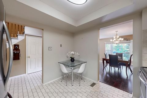 Photo 5 at 46 Tamarack Circle, The Westway, Toronto