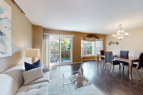 Photo 9 at 46 Tamarack Circle, The Westway, Toronto
