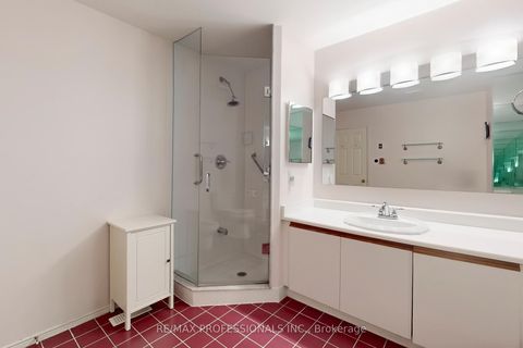 Photo 18 at 46 Tamarack Circle, The Westway, Toronto