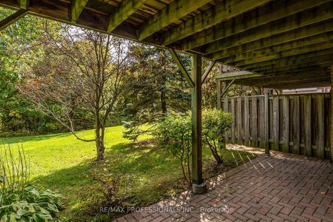 Photo 33 at 46 Tamarack Circle, The Westway, Toronto