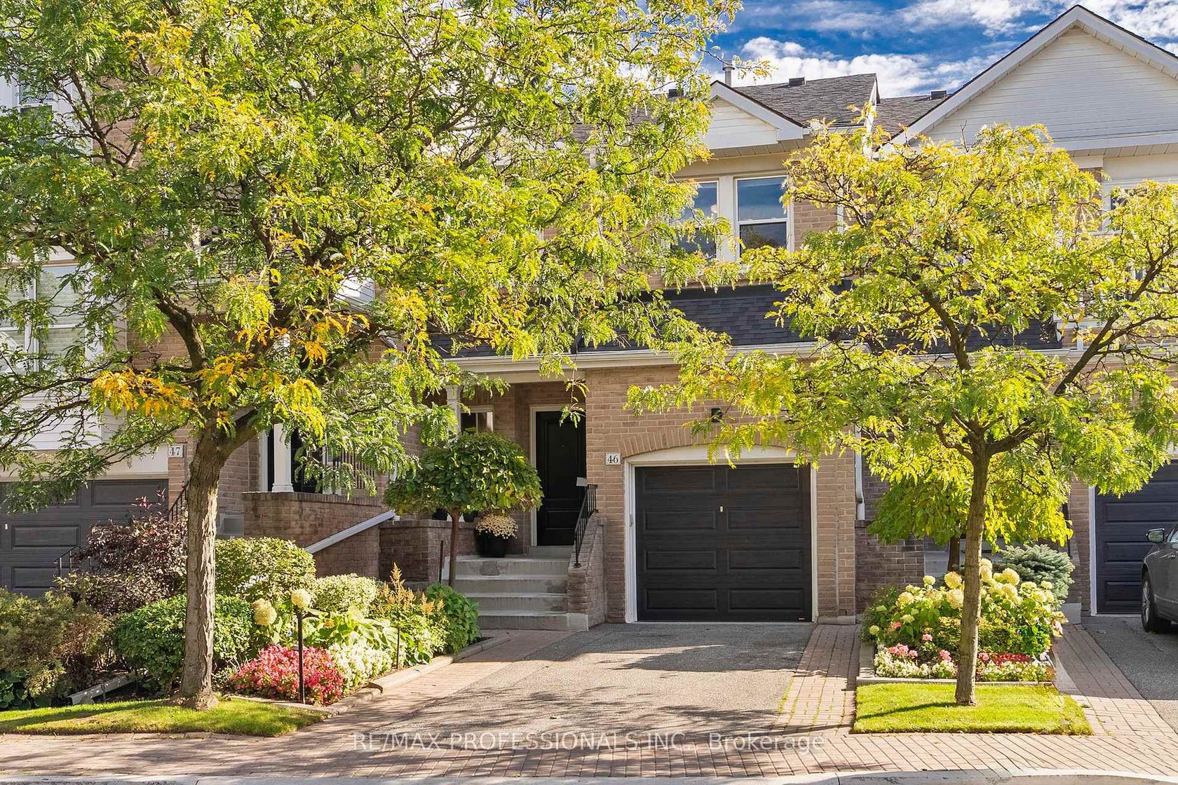 46 Tamarack Circle, The Westway, Toronto by Loree Meneguzzi Real Estate 46 Tamarack Circle, The Westway, Toronto