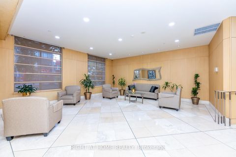 Photo 4 at 813 - 123 Eglinton Avenue E, Mount Pleasant West, Toronto