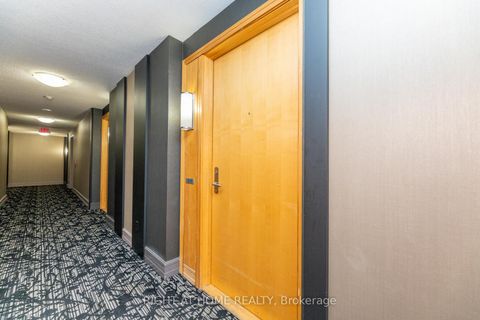 Photo 8 at 813 - 123 Eglinton Avenue E, Mount Pleasant West, Toronto