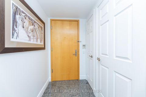 Photo 9 at 813 - 123 Eglinton Avenue E, Mount Pleasant West, Toronto