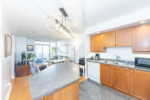 Photo 16 at 813 - 123 Eglinton Avenue E, Mount Pleasant West, Toronto