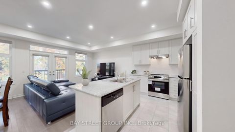 Photo 9 at 80 Puisaya Drive, Rural Richmond Hill, Richmond Hill