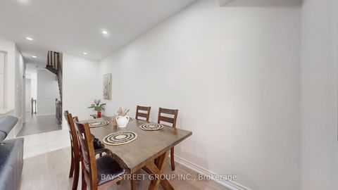 Photo 13 at 80 Puisaya Drive, Rural Richmond Hill, Richmond Hill