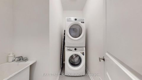 Photo 25 at 80 Puisaya Drive, Rural Richmond Hill, Richmond Hill