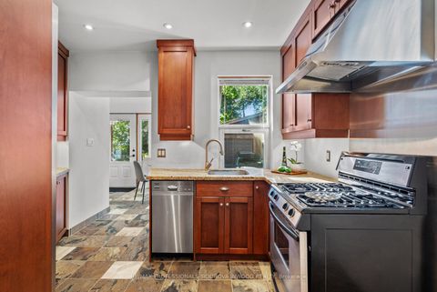 Photo 10 at 11 Winfield Avenue, Bloor West Village, Toronto