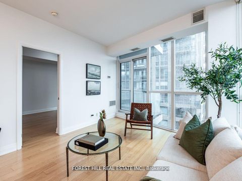 Photo 4 at 707 - 530 St Clair Avenue W, Cedarvale, Toronto