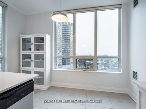Photo 13 at 707 - 530 St Clair Avenue W, Cedarvale, Toronto