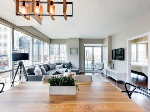 Photo 3 at 905 - 116 George Street, Moss Park, Toronto