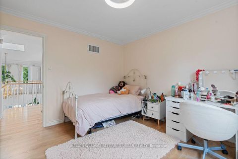 Photo 17 at 4 Saddletree Drive, Steeles, Toronto